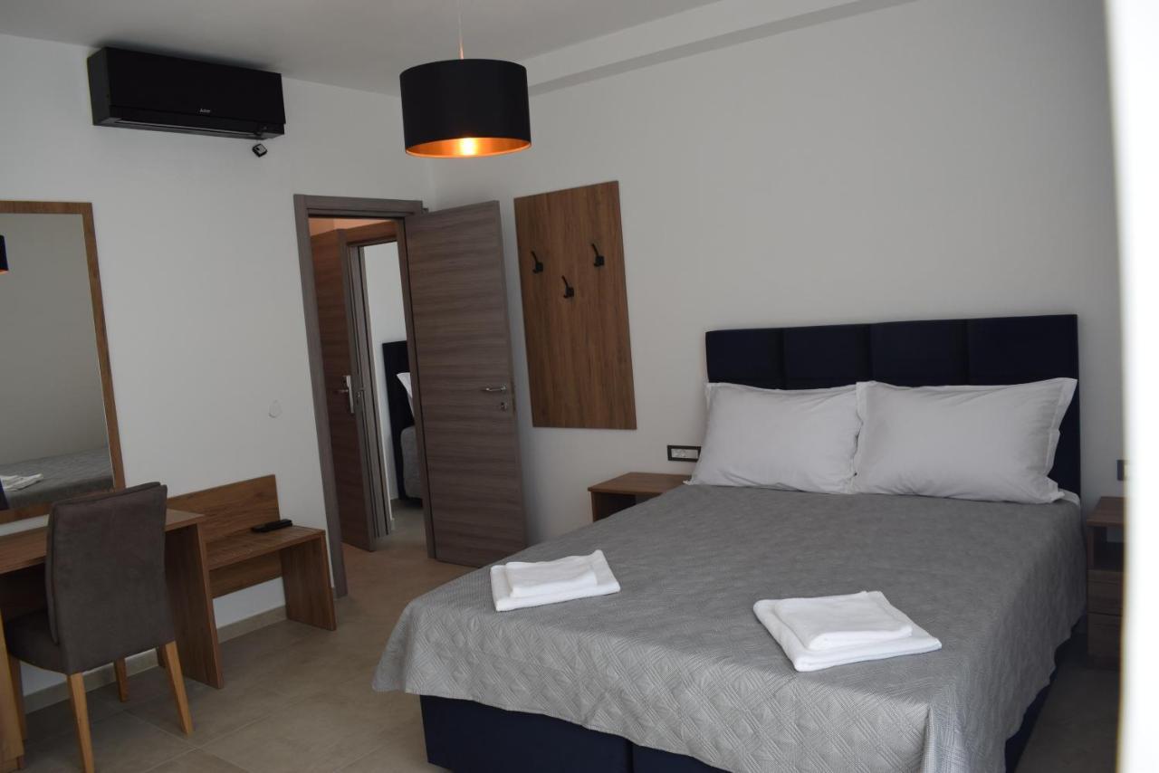 Maresole Beachfront Residence ポレッチ エクステリア 写真