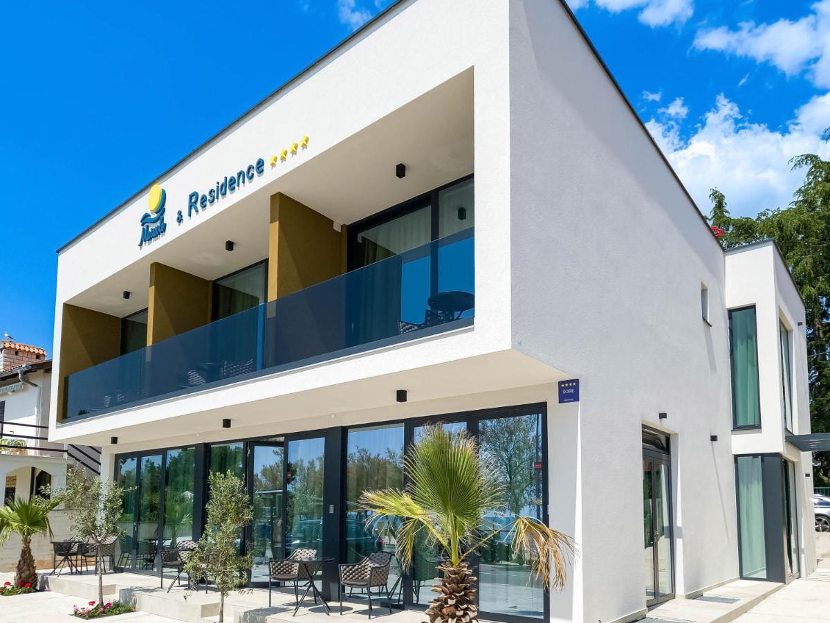 Maresole Beachfront Residence ポレッチ エクステリア 写真