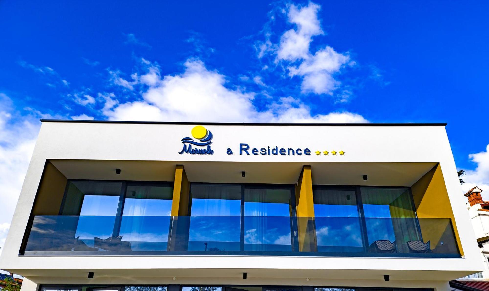 Maresole Beachfront Residence ポレッチ エクステリア 写真